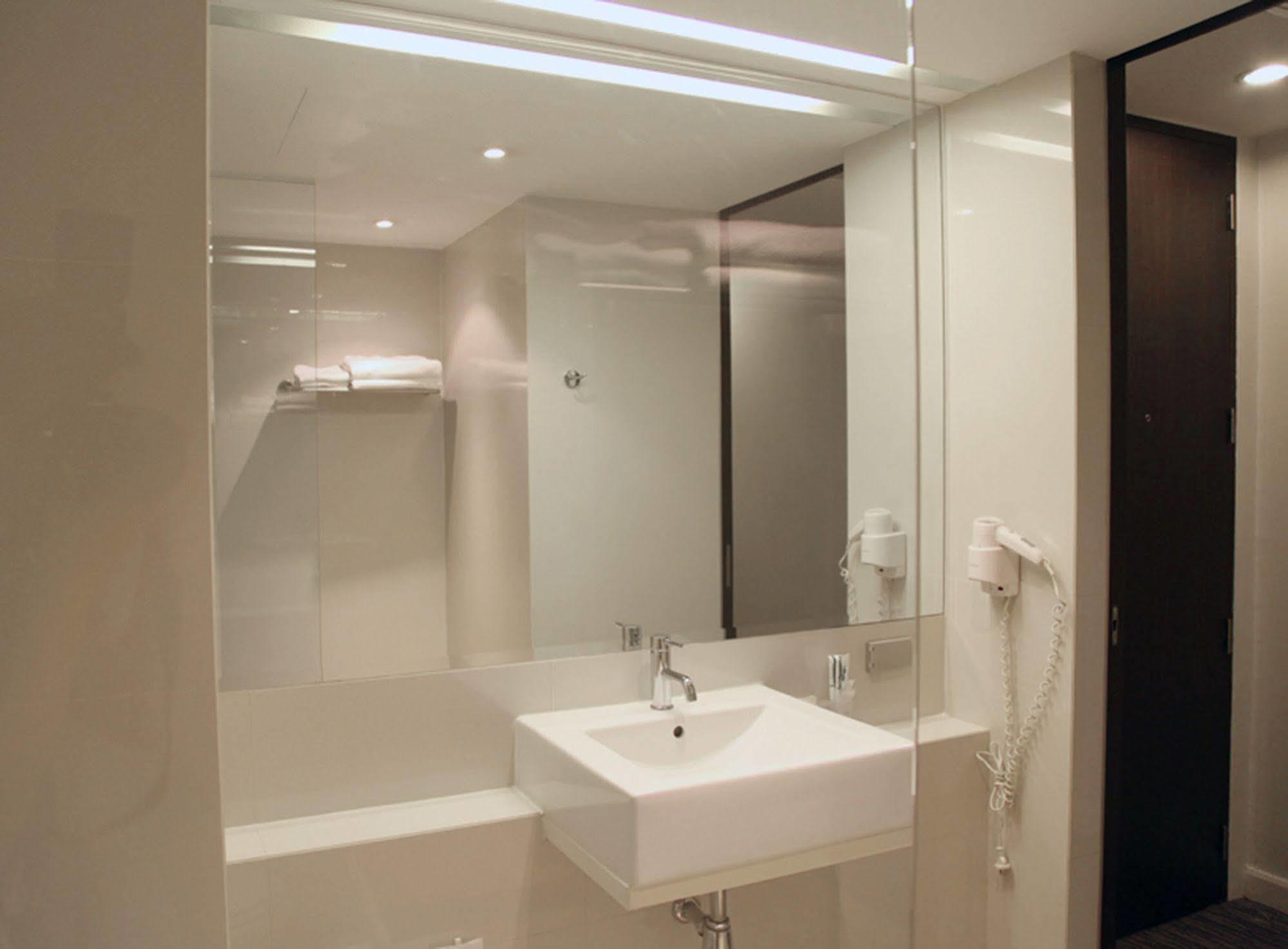 24 Inn Hotel Бангкок Экстерьер фото